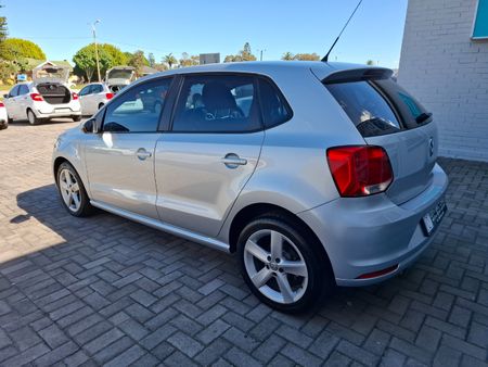 2018-Volkswagen-Polo-Vivo-16-Highline-5-dr_3
