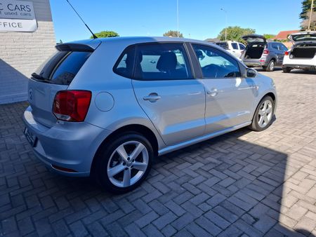 2018-Volkswagen-Polo-Vivo-16-Highline-5-dr_5