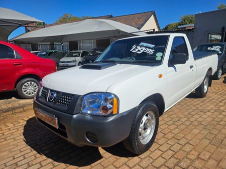 2015-Nissan-NP300-25-TDi-LWB-Single-Cab_0