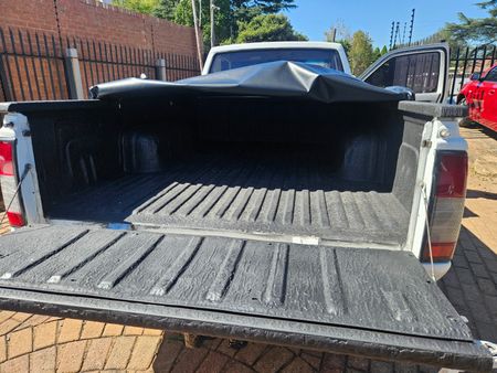 2015-Nissan-NP300-25-TDi-LWB-Single-Cab_9
