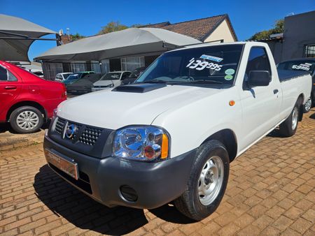 2015-Nissan-NP300-25-TDi-LWB-Single-Cab_2