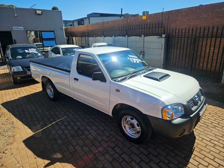 2015-Nissan-NP300-25-TDi-LWB-Single-Cab_3