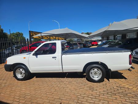 2015-Nissan-NP300-25-TDi-LWB-Single-Cab_6