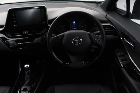 2022-Toyota-C-HR-12T-Luxury-Auto_5