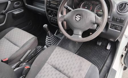 2008-Suzuki-Jimny-13_11