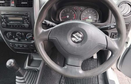2008-Suzuki-Jimny-13_13