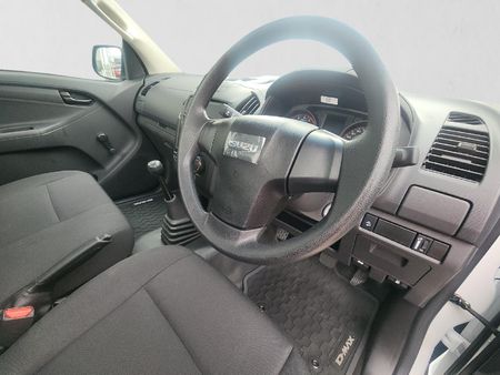 2026-Isuzu-D-Max-250C-Fleetside-Single-Cab_12