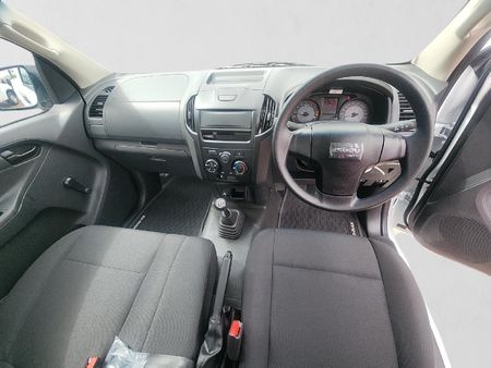 2026-Isuzu-D-Max-250C-Fleetside-Single-Cab_15