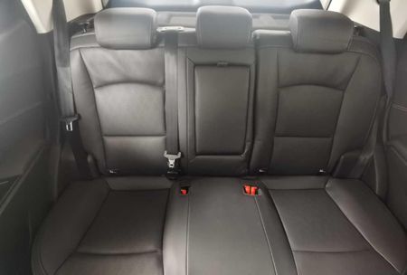2026-Mahindra-XUV-3XO-12T-AX7L_16