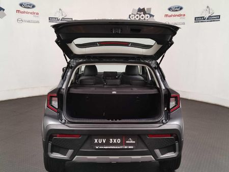2026-Mahindra-XUV-3XO-12T-AX7L_4