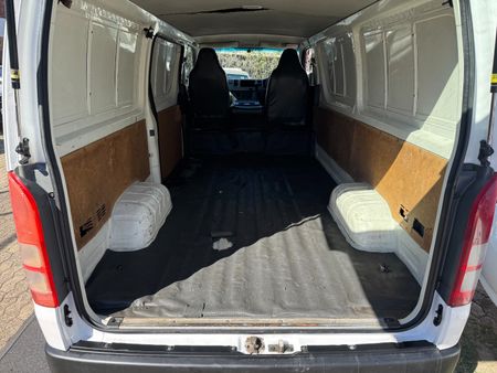 2011-Toyota-Quantum-27-Panel-Van_9