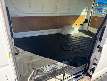 2011-Toyota-Quantum-27-Panel-Van_3