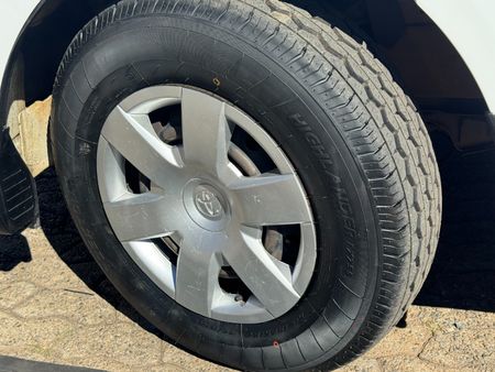 2011-Toyota-Quantum-27-Panel-Van_8
