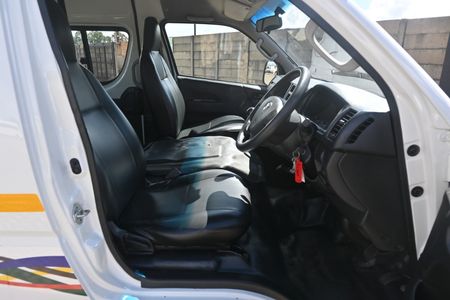 2019-Toyota-Quantum-25-D-4D-Sesfikile-16-seat_3