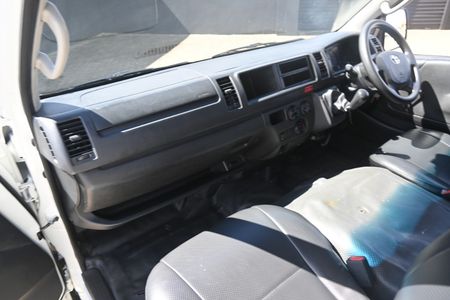 2019-Toyota-Quantum-25-D-4D-Sesfikile-16-seat_5