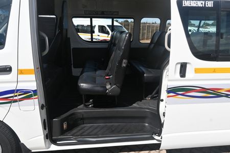 2019-Toyota-Quantum-25-D-4D-Sesfikile-16-seat_7