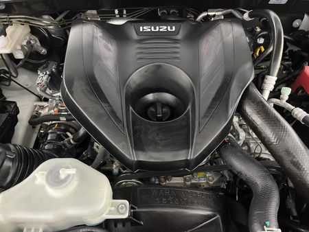 2023-Isuzu-D-Max-30-DDI-HR-ISE-NR-Auto-Extended-Cab_7
