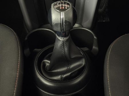 2016-MINI-Hatch-Cooper_9