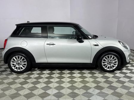 2016-MINI-Hatch-Cooper_15
