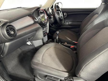2016-MINI-Hatch-Cooper_7