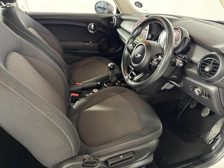 2016-MINI-Hatch-Cooper_8