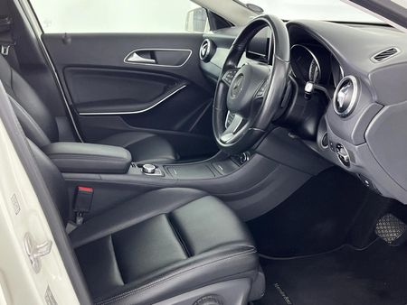2016-Mercedes-Benz-GLA-220-CDI-Auto-4Matic_9