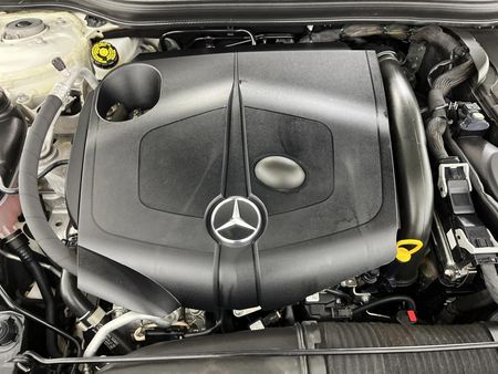 2016-Mercedes-Benz-GLA-220-CDI-Auto-4Matic_12