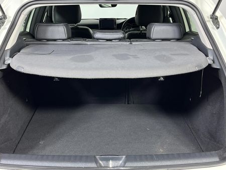 2016-Mercedes-Benz-GLA-220-CDI-Auto-4Matic_13