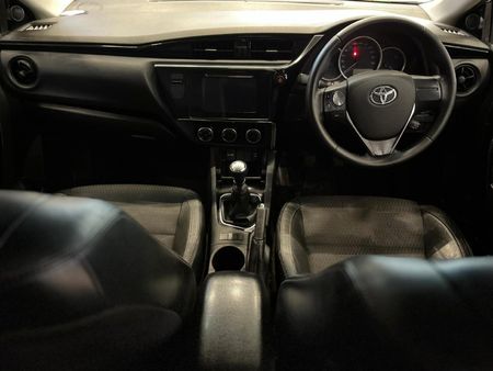 2022-Toyota-Corolla-Quest-18-Prestige_9