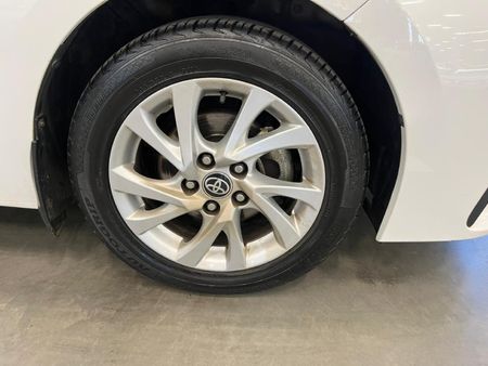 2022-Toyota-Corolla-Quest-18-Prestige_8