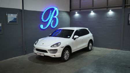 2013-Porsche-Cayenne-Diesel-Auto_0