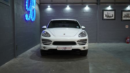 2013-Porsche-Cayenne-Diesel-Auto_1