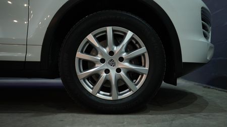 2013-Porsche-Cayenne-Diesel-Auto_4
