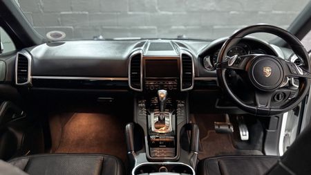 2013-Porsche-Cayenne-Diesel-Auto_5