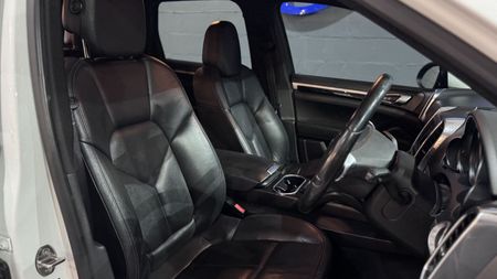 2013-Porsche-Cayenne-Diesel-Auto_6