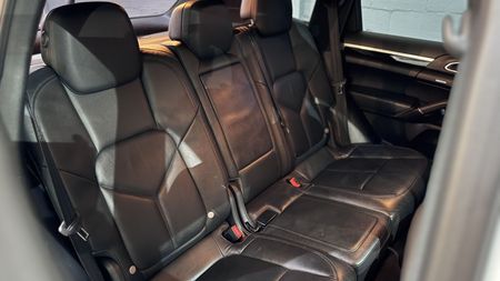 2013-Porsche-Cayenne-Diesel-Auto_7