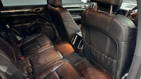2013-Porsche-Cayenne-Diesel-Auto_8
