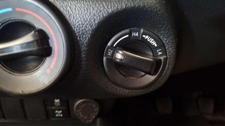 2022-Toyota-Hilux-24-GD-6-SR-4x4-Double-Cab_17