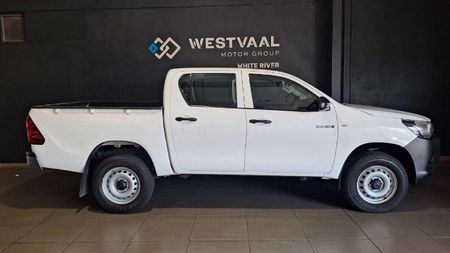 2022-Toyota-Hilux-24-GD-6-SR-4x4-Double-Cab_3