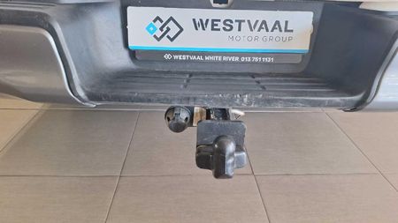 2022-Toyota-Hilux-24-GD-6-SR-4x4-Double-Cab_7