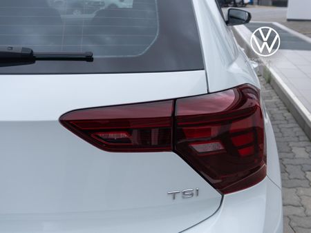 2026-Volkswagen-Polo-10-TSI_10