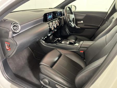 2019-Mercedes-Benz-A-Class-A-200-Auto_8