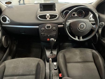 2010-Renault-Clio-III-16-Dynamique-5-dr-Auto_9