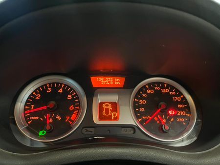 2010-Renault-Clio-III-16-Dynamique-5-dr-Auto_10