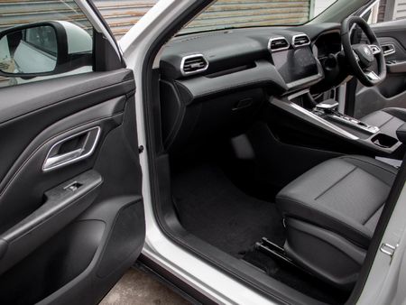 2026-MG-ZS-PRO-15T-Com-CVT-Auto_18