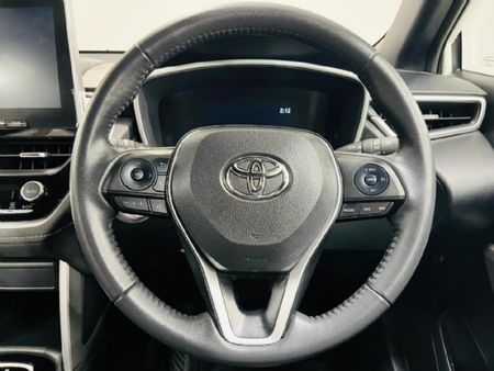 2025-Toyota-Corolla-Cross-18-XS_12