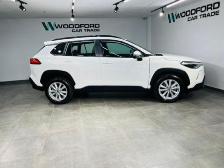 2025-Toyota-Corolla-Cross-18-XS_15