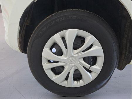 2023-Suzuki-Swift-12-GL_10