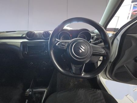 2023-Suzuki-Swift-12-GL_13