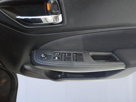 2023-Suzuki-Swift-12-GL_14